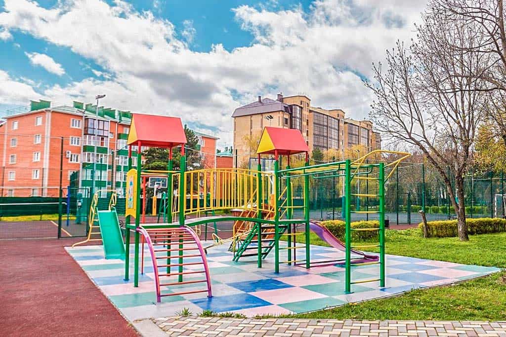 Где гулять с ребенком: выбираем лучшие площадки в Москве